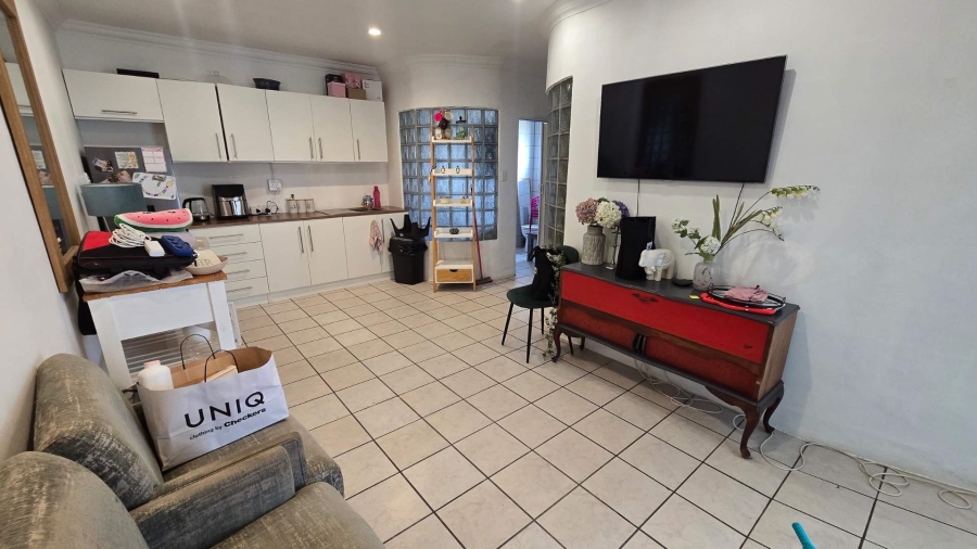 6 Bedroom Property for Sale in Protea Heights Western Cape